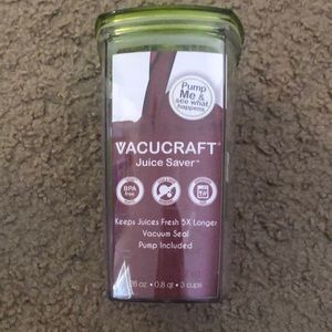 New. Vacucraft Juice Saver with pump